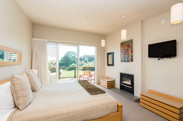 1 Bedroom, Penthouse, Suite, Double Bed, Kitchen، One Burgess Hill 2/3