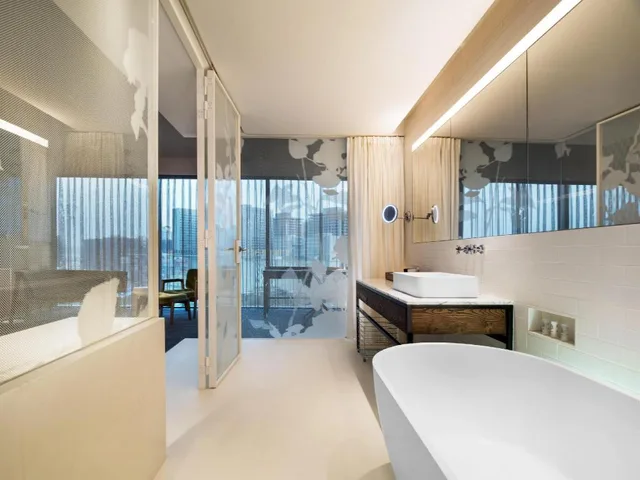 Panoramic, Home, Studio, Suite, Apartment, King Bed, City View, Le Meridien Zhengzhou 2/2