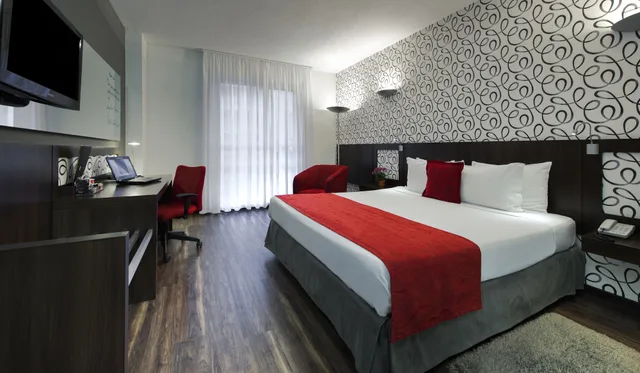 غرفة سوبيريور بسرير كينج، Quality Hotel Curitiba 2/4