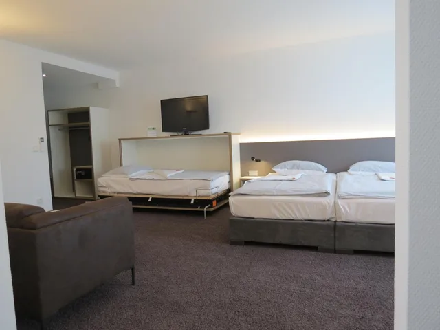 غرفة اقتصادية رباعية، Comfor Hotel 1/10