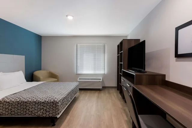 غرفة قياسية بسرير كوين، WoodSpring Suites Chandler Airport 1/3