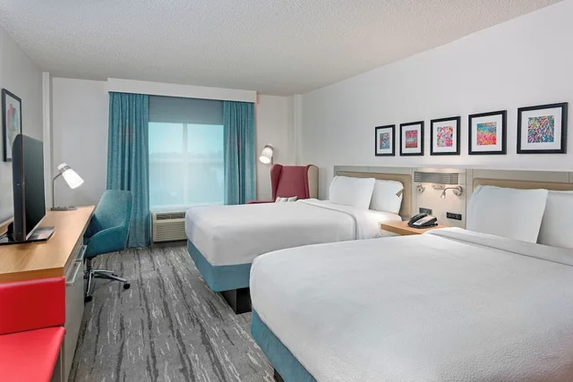 Evolution, 2 Queen Beds، Hilton Garden Inn Tampa Airport 1/9