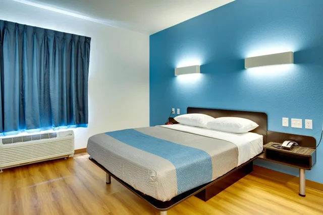 استوديو، Motel6 Poplar Bluff, MO 1/1