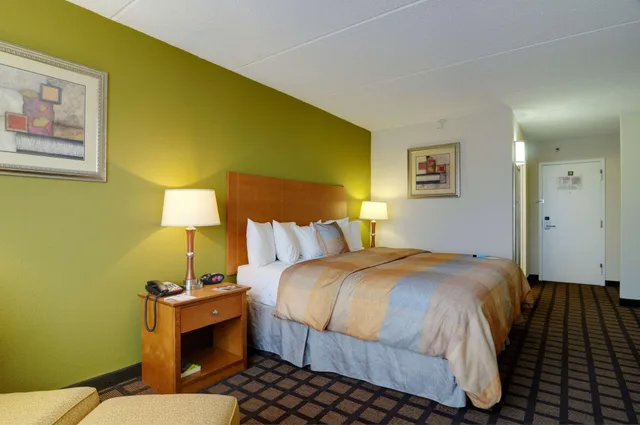 غرفة، Best Western Plus Chicago Hillside 3/3