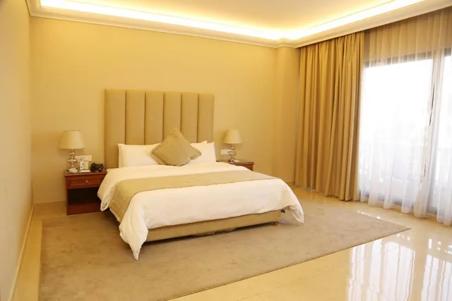 Classic, Single, Double Bed, City View, Bayview Hotel, Beirut 2/3