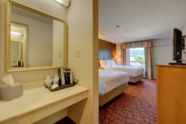 غرفة كلاسيكية بسريرين كوين بشرفة، Holiday Inn Express Roseburg 10/10