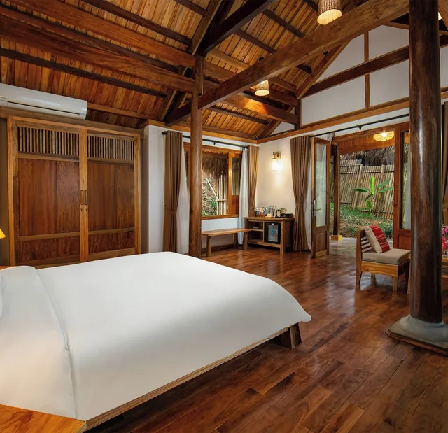 بنغل بسرير كينج بإطلالة على البحيرة مع أريكة، Mai Chau Hideaway Lake Resort 2/4