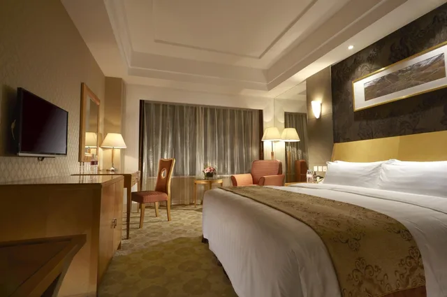 غرفة بسرير مزدوج، Dalian East Hotel 2/6