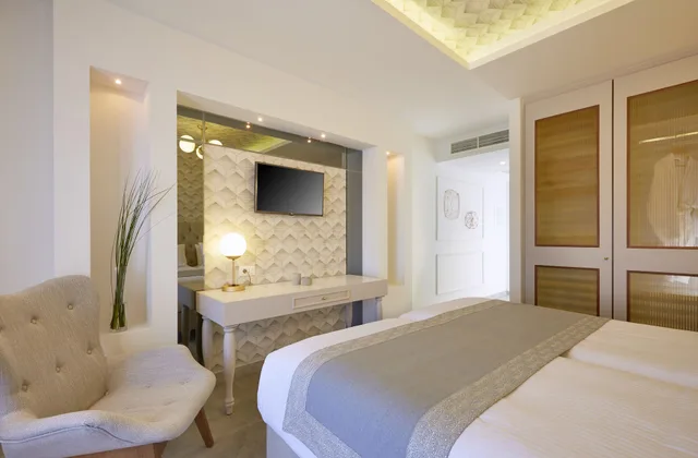 غرفة سوبيريور بسرير مزدوج بإطلالة على المسبح بشرفة، De Sol Hotel and Spa 4/10