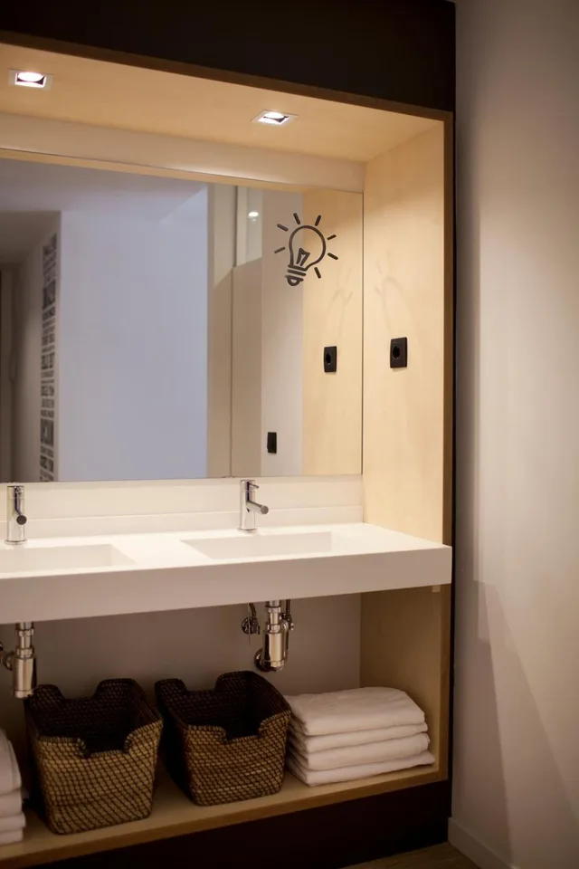 Mixed Dorm, 6 People، Toc Hostel Sevilla 5/7