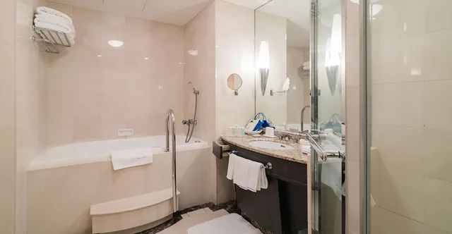جناح ملكي بسريرين منفصلين، Jr Hotel Clement Takamatsu 3/3
