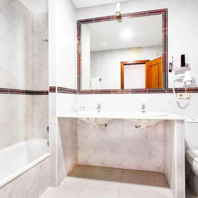 غرفة رباعية، Hotel Pozo Del Duque Ii 5/5