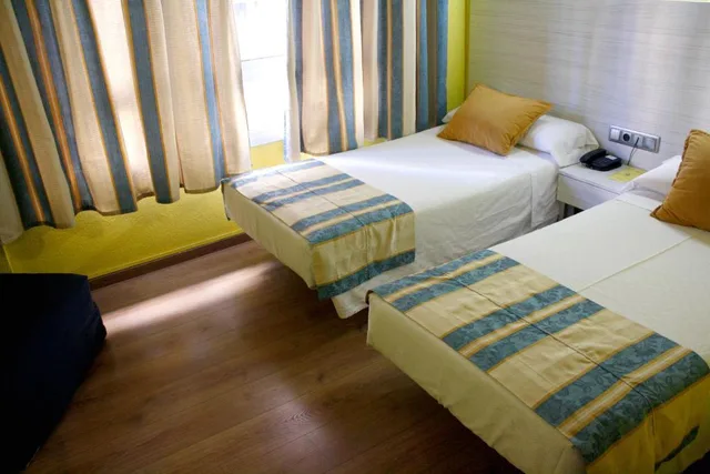 Standard, Triple, Hotel Universal Murcia 2/4
