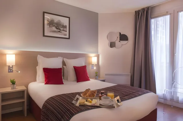 Comfort, Double and Twin Beds, Diese Hotel Bastille 2/3
