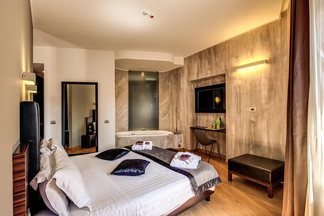 Suite, Double Bed, Hotel Trevi Collection 1/2