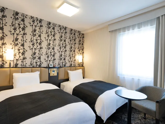Semi Room, 2 Semi Double Beds, Smoking، APA Hotel Toyama 2/2