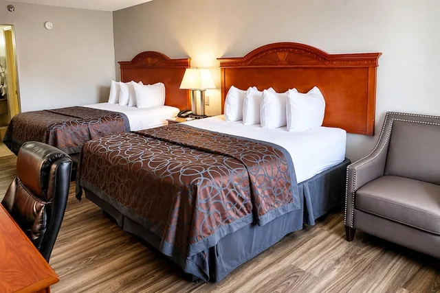 غرفة قياسية بسريرين كوين للمدخنين، Days Inn by Wyndham Apple Valley Pigeon Forge/Sevierville 5/10