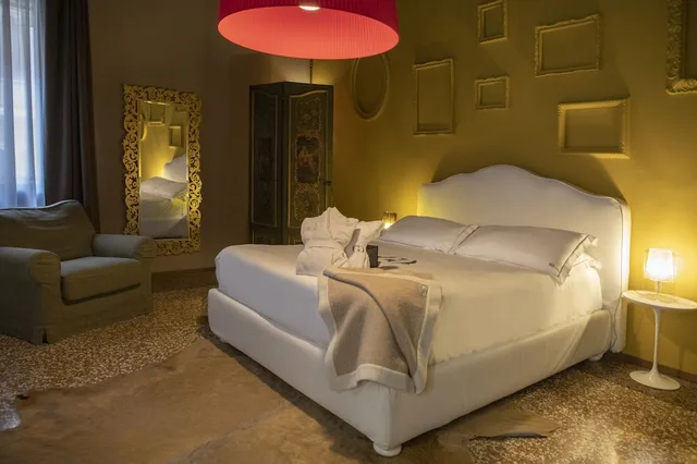 جناح جونيور بسرير كوين بإطلالة على القناة، Hotel Corte di Gabriela 1/1