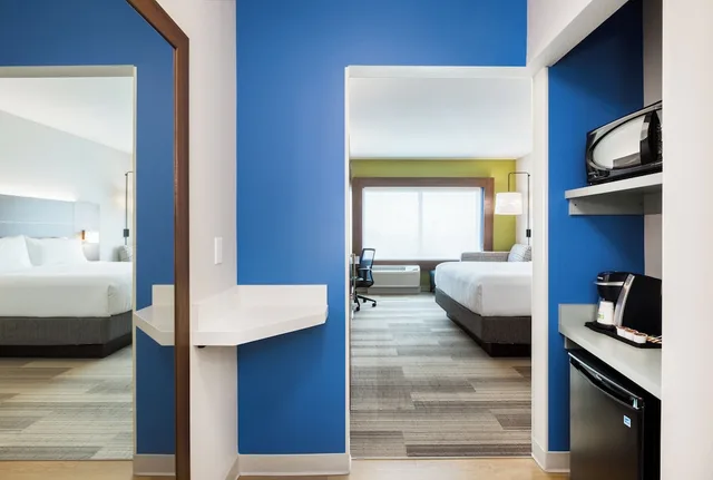 جناح بسرير كينج مع أريكة، Holiday Inn Express Suites Prosser Yakima Valley Wine 3/4