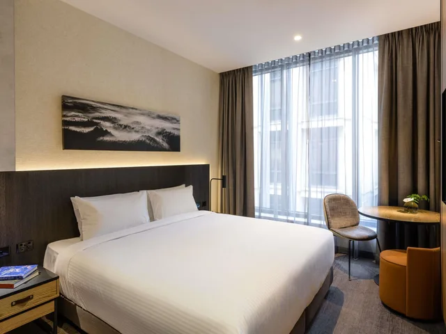 Classic, Double Bed, Movenpick Hotel Hobart 1/4