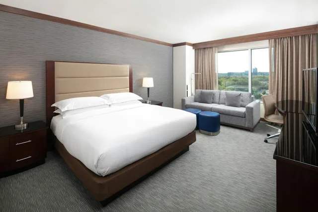Room, King Bed, Executive Level، Hilton Minneapolis Bloomington 2/4