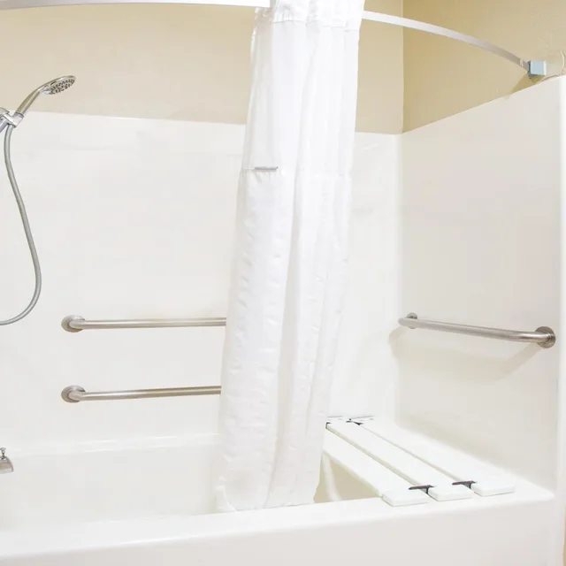 غرفة بسرير كينج بحوض استحمام لذوي الإعاقة، Super 8 By Wyndham Port Arthur/Nederland Area 9/9