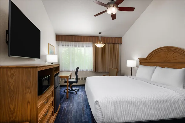 جناح بسرير كينج، Best Western Kodiak Inn 1/2