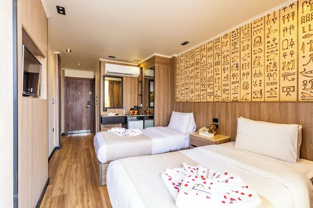 Room, King Bed, Pyramids View, Great Pyramid Inn 3/10