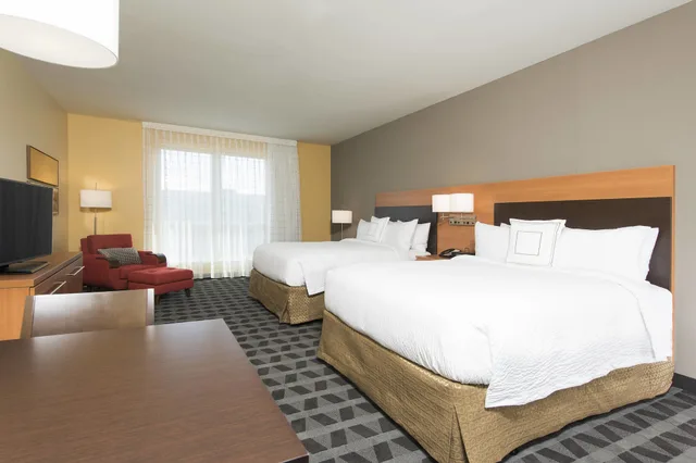استوديو بسريرين كوين، Towneplace Suites Champaign Urbana Campustown 1/5