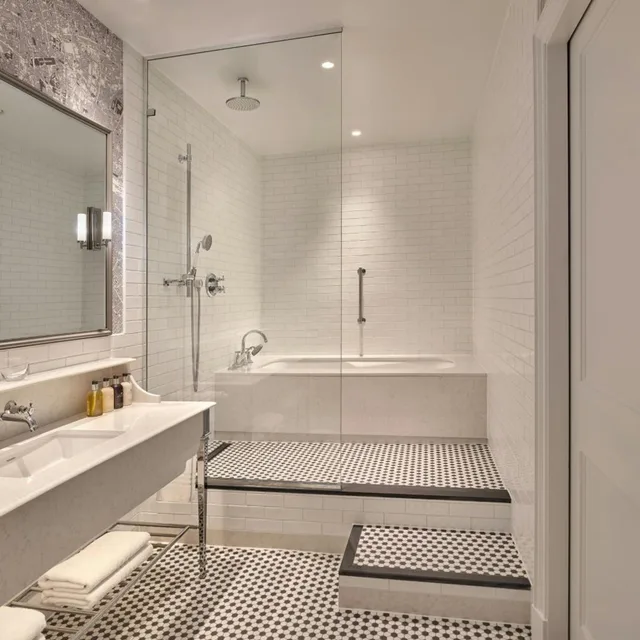 Bank, Suite, King Bed, Balcony, Club Lounge Access, South Wing, London Marriott County Hall 9/10