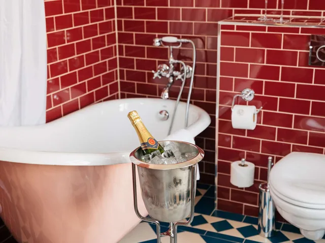 جناح جونيور بسرير كينج مع أريكة، Hotel Ruth Worldhotels Crafted 2/2
