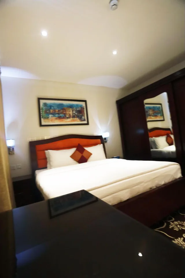 جناح ملكي بشرفة، Naylover Hotel Suites 8/10