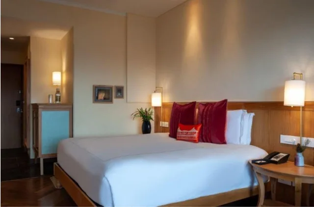 Premium, King Bed, Valley View، Taj Theog Resort And Spa Shimla 2/4