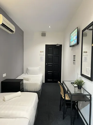 غرفة قياسية بسريرين منفصلين، Quee Hotel 1/3