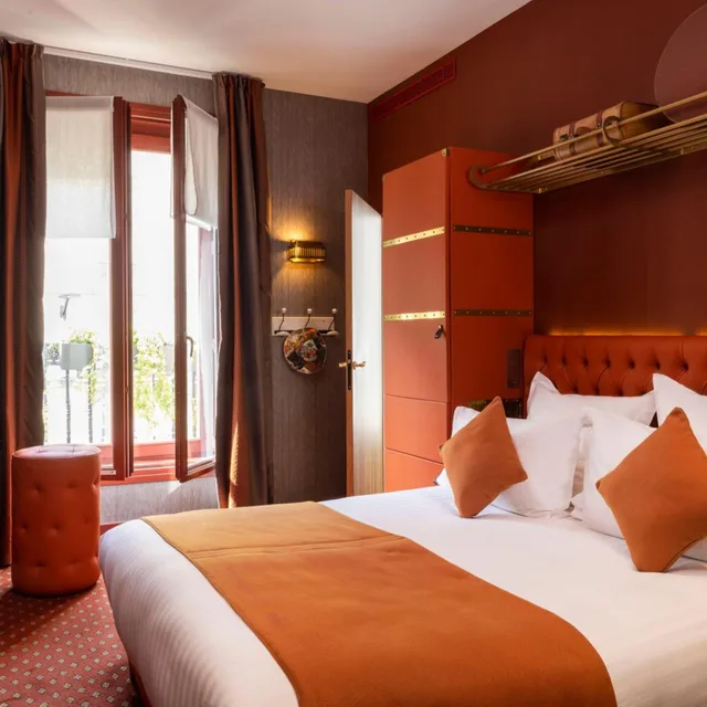 غرفة سوبيريور بسرير كينج بشرفة، Whistler Hotel 2/7