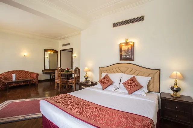 جناح تنفيذي بسرير كينج، Grand Hotel Kathmandu 1/6