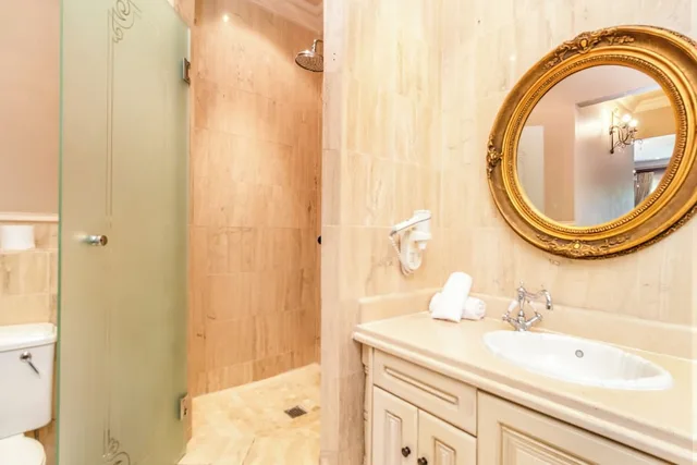 جناح فاخر بسريرين منفصلين، L Ermitage Franschhoek Chateau Villas 3/4