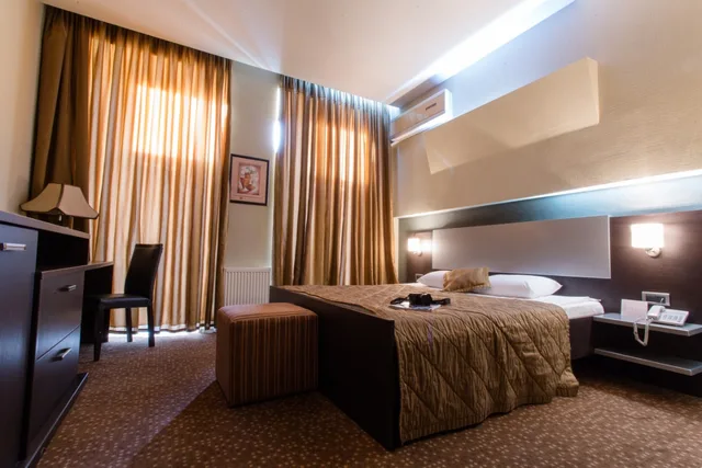 غرفة ديلوكس بسرير مزدوج، Austin Hotel Baku 4/8