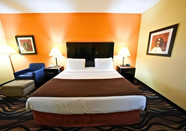 غرفة مفردة بسرير كينج، Americinn By Wyndham Streator 2/5