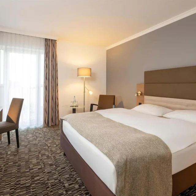 غرفة قياسية بسرير كينج وسرير كوين، Best Western Plus Hotel Koeln City 5/8