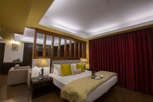 جناح، Mastiff Grand Manali Resort 1/2