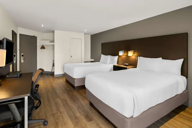 غرفة رباعية بسريرين مزدوجين، Best Western Plus Hotel St Jerome 1/6