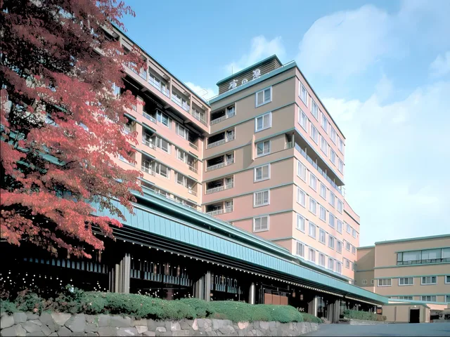 غرفة يابانية غربية بأربعة أسرّة وفرشتي فوتون، Hotel Shikanoyu 1/2