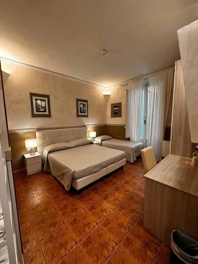 غرفة قياسية ثلاثية، Hotel Alinari 4/8