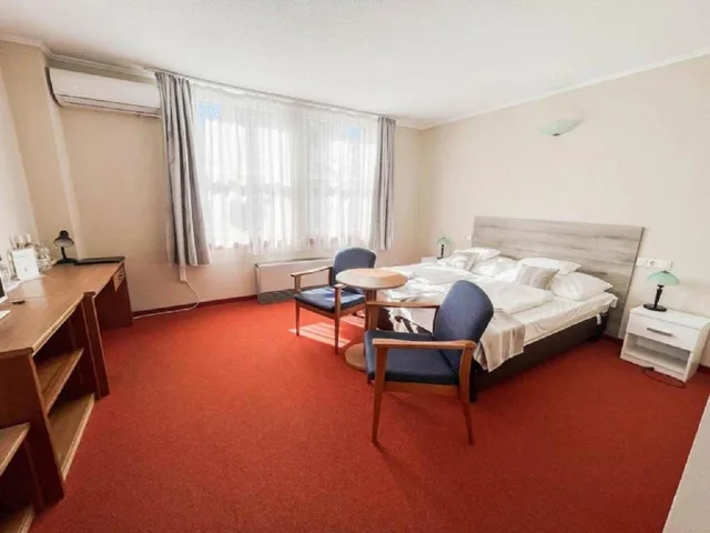 غرفة كومفورت رباعية، Hotel Unicornis 8/10