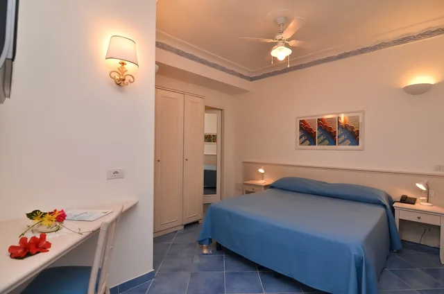 2 Bedrooms, Romantic, Suite, 2 Queen Beds, Sea View, 2 Sofa, Aurora Hotel & Suites Sul Mare 3/4