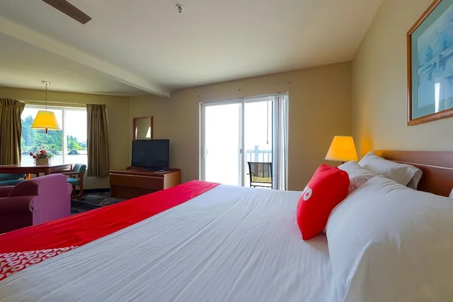 جناح فاخر بسرير كينج بإطلالة على البحر بحوض جاكوزي، Siletz Bay Beachfront Hotel by OYO Lincoln City 3/10