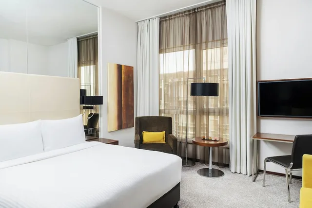 Centro, Studio, King Bed، سنترو عليا من روتانا(Centro Olaya By Rotana) 1/10