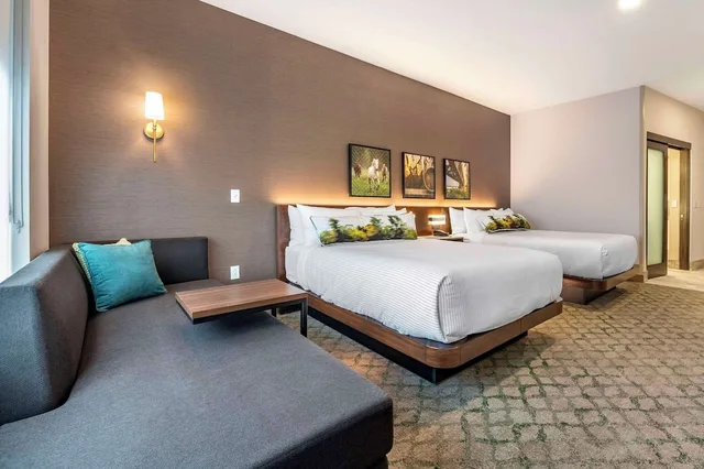 غرفة بسريرين كوين لذوي الإعاقة، Cambria Hotels Louisville Downtown- Whiskey Row 4/10
