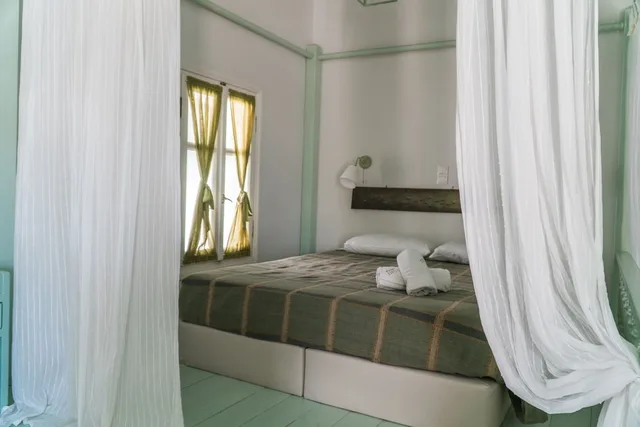 جناح ديلوكس بسرير مزدوج وسريرين منفصلين، Efchi Suites 1904 1/4